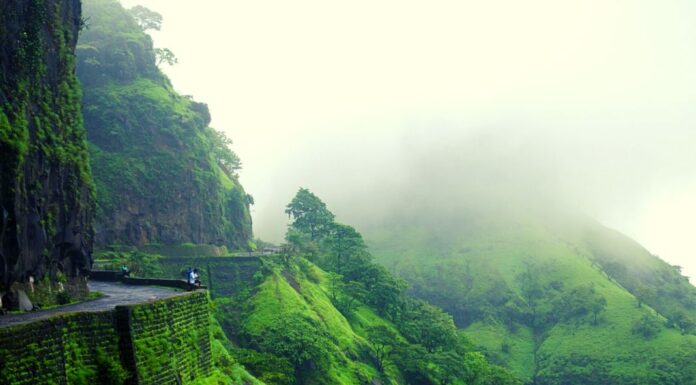 Top 10 Safe Places To Visit In Monsoon In India #2025 Monsoon In India